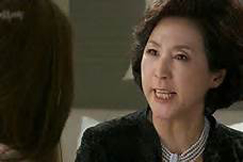 Mẹ chồng ‘trút hết’ cơn giận lên con dâu vì lý do này