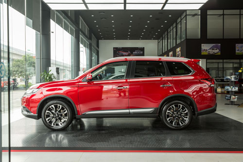 So sánh giá lăn bánh Mitsubishi Outlander 2020 so với Mazda CX-5, Honda CR-V