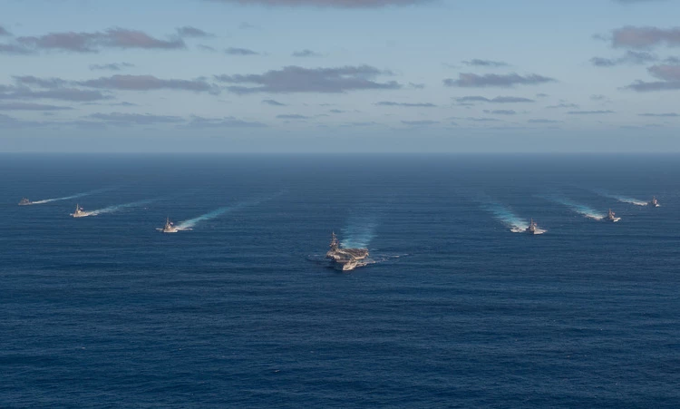 Nhóm tàu sân bay Mỹ di chuyển trên Thái Bình Dương hồi tháng 1. Ảnh: US Navy .