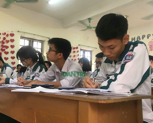 Đình chỉ công tác, buộc thôi việc với GV dạy thêm trong dịp nghỉ tránh dịch