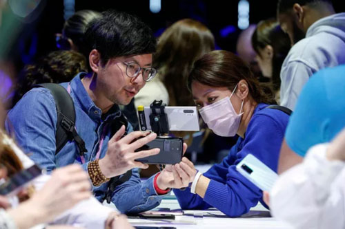 Nhờ Việt Nam, Samsung hạn chế tối đa "tổn thương" với virus Corona