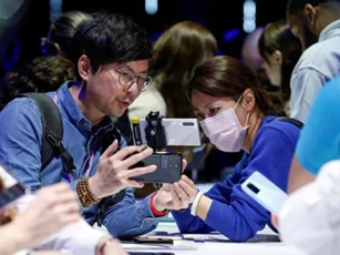 Nhờ Việt Nam, Samsung hạn chế tối đa "tổn thương" với virus Corona