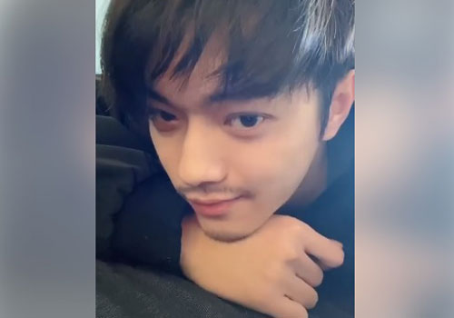 Choáng với hình ảnh râu ria xồm xoàm của mỹ nam 'Diên Hi công lược' trong thời gian ở ẩn vì dịch bệnh