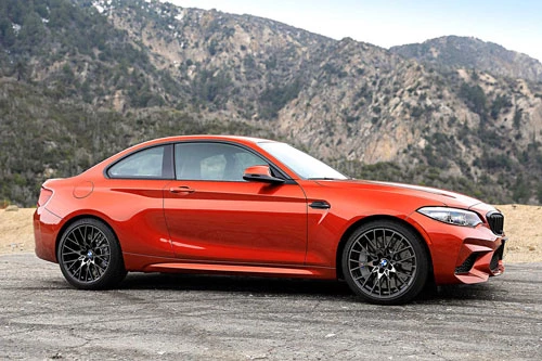 6. BMW M2 Competition (giá khởi điểm: 59.895 USD, công suất tối đa: 405 mã lực).