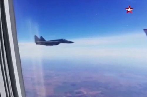 UAV Mỹ uy hiếp máy bay chở Bộ trưởng Quốc phòng Nga