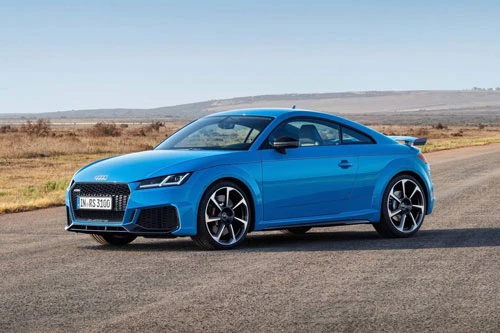 7. Audi TT RS (giá khởi điểm: 67.895 USD, công suất tối đa: 400 mã lực).