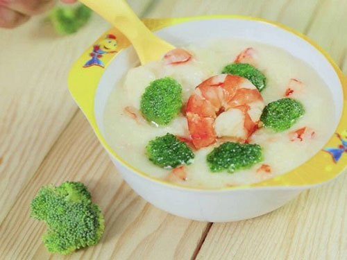 CLIP: Bật mí bí quyết chế biến cháo tôm bông cải xanh vừa ngon vừa đủ chất cho bé