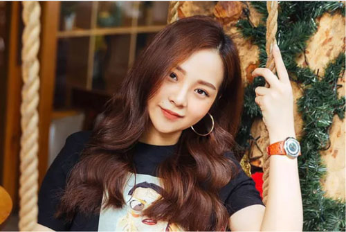 Nhan sắc đời thường cực dễ thương của nàng Dạ Thảo phim "Nước mắt loài cỏ dại"