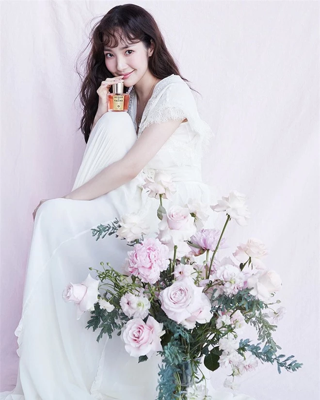 Hớp hồn vì bộ ảnh của Park Min Young: Đúng đẳng cấp nữ hoàng dao kéo đẹp nhất Kbiz, make up sương sương là đủ lên hình - Ảnh 7.