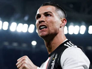 Ronaldo kiếm được bao nhiêu tiền từ mạng xã hội?