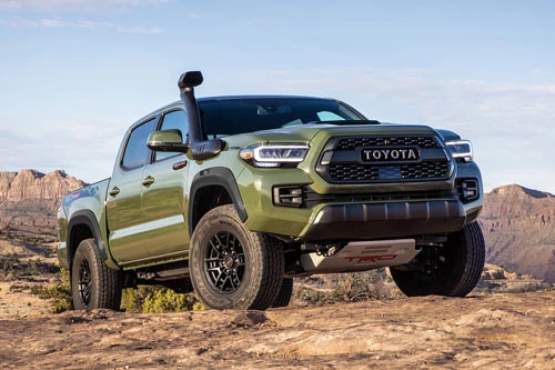 1. Toyota Tacoma TRD Pro 2020 (giá khởi điểm: 47.785 USD).