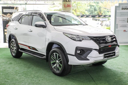 10. Toyota Fortuner (doanh số: 25.539 chiếc).