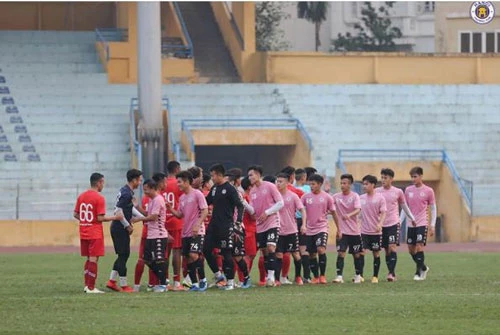 CLB Hà Nội đá trận giao hữu với CLB Viettel chiều 19/2. Ảnh: Hanoi Football Club
