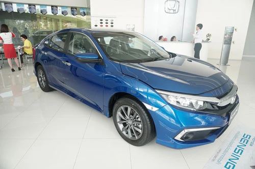 8. Honda Civic (doanh số: 28.523 chiếc).