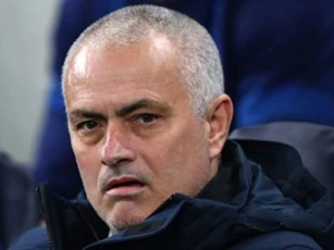 Thua Leipzig, Mourinho ví Tottenham như súng không đạn