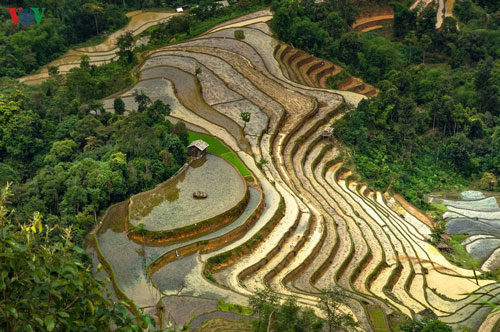 Choáng ngợp trước vẻ đẹp kỳ vĩ của mảnh đất địa đầu Hà Giang