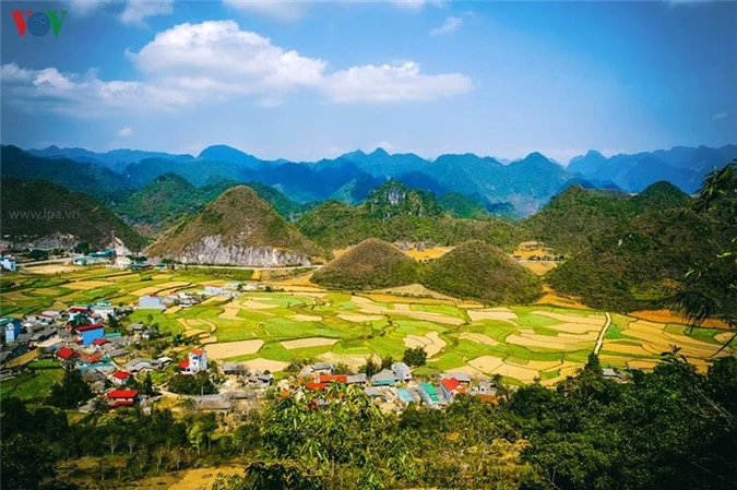 ve dep hung vi va nen tho cua cao nguyen da ha giang hinh 1