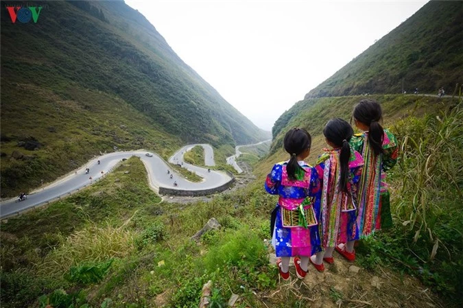 ve dep hung vi va nen tho cua cao nguyen da ha giang hinh 3