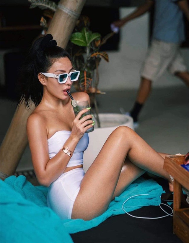 Vóc dáng đỉnh cao như người mẫu bikini của cựu hot girl số 1 Sài Gòn - 7