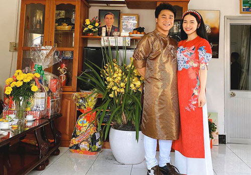 Hòa Minzy đã chịu lên tiếng về chuyện sinh con và cưới bạn trai đại gia