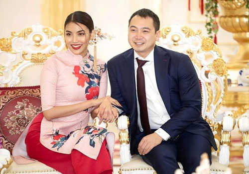 Vốn là doanh nhân thành đạt và điển trai, ông xã Lan Khuê trông thế nào khi bị chụp lén?