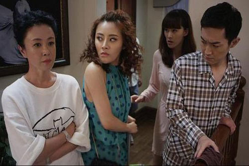 Đám cưới của chúng tôi đang bị hoãn vô thời hạn chỉ vì yêu cầu quá đáng của mẹ kế với gia đình thông gia