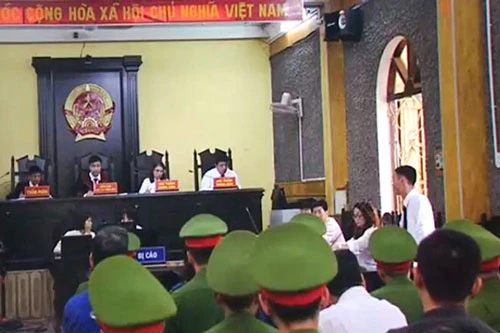 Đề nghị truy tố 11 người trong vụ gian lận điểm thi ở Sơn La.