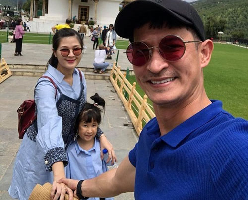 Huy Khánh từ ồn ào với Lương Hoàng Anh đến yên bình bên Mạc Anh Thư