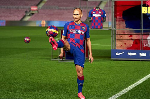 Braithwaite t&#x1EDB;i Barca: N&#x1B0;&#x1EDB;c c&#x1EDD; ph&#x1EA3;n &#xE1;nh s&#x1EF1; b&#x1EA5;t t&#xE0;i c&#x1EE7;a nh&#xE0; Vua