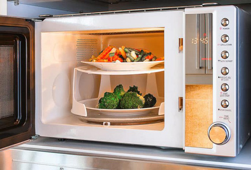 Thực phẩm chớ dại cho vào lò vi sóng kẻo ân hận mấy cũng muộn