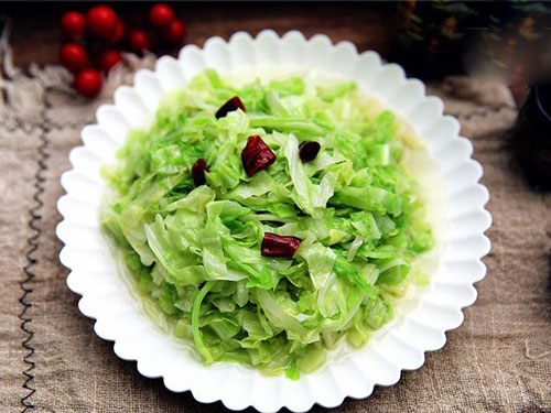 Mẹo xào rau bắp cải chín vừa, xanh mướt không bị ngả vàng