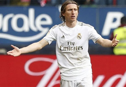 Modric nắm giữ tương lai của hàng tiền vệ Real