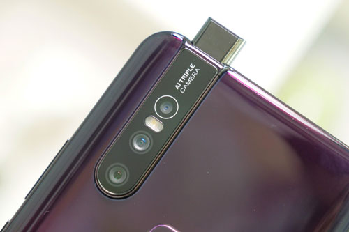 Smartphone 3 camera sau, RAM 6 GB, pin 4.000 mAh giảm giá sốc ở Việt Nam