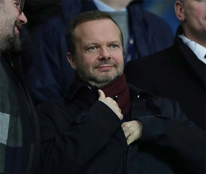 Phó chủ tịch Ed Woodward mua Paul Pogba theo yêu cầu của Mourinho