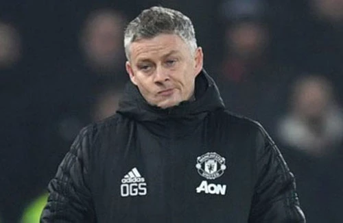 Solskjaer đổ lỗi cho bóng khó đá khiến M.U bị cầm hòa