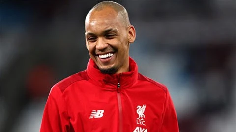 Fabinho ca ngợi tinh thần tập luyện của các đồng đội trên hàng công