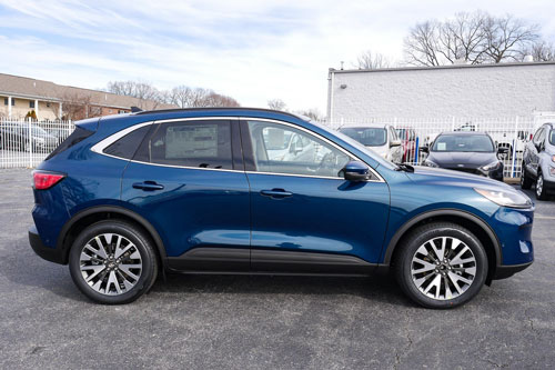 Cận cảnh Ford Escape 2020 phiên bản siêu tiết kiệm xăng, giá gần 800 triệu