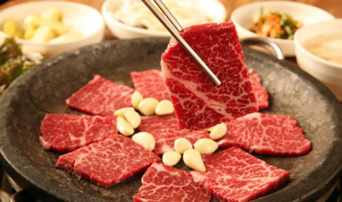 Ăn thịt bò ngon đến mấy mà phạm vào đại kị là hại vô cùng, gián tiếp "hạ độc" cả gia đình