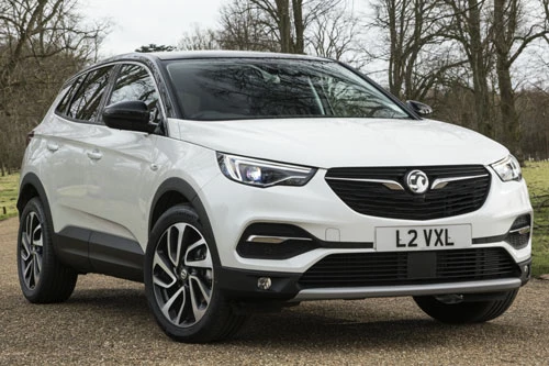 10. Vauxhall Grandland X (doanh số: 2.261 chiếc).