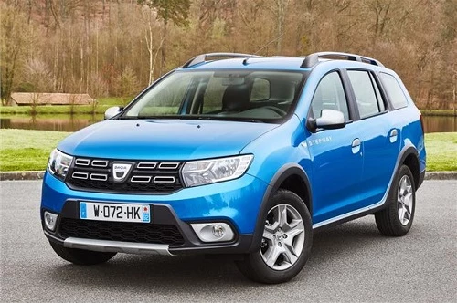 2. Dacia Logan MCV Stepway (giá khởi điểm: 11.648 bảng).