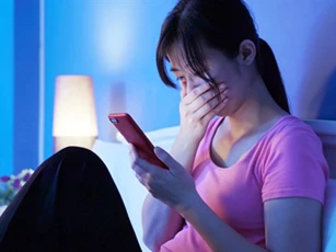 Xin lỗi vì đã bắt anh... ngoại tình