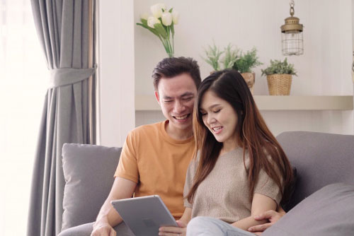 Chồng hào phóng với bạn bè, vợ 'méo mặt' tiếc của