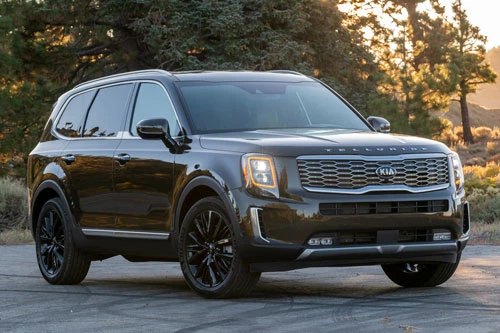 SUV hạng trung 3 hàng ghế: Kia Telluride 2020 (giá khởi điểm: 31.890 USD).