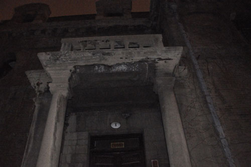 'Ngôi nhà ma ám' và lời đồn rùng rợn về những công nhân làm việc tại đây rồi biến mất một cách bí ẩn