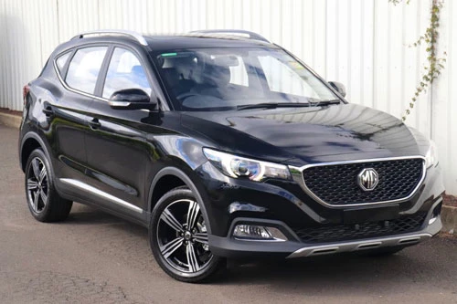 7. MG ZS (giá khởi điểm: 12.030 bảng).