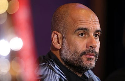 Fan Man City "cầu xin" Guardiola buông Ngoại hạng Anh