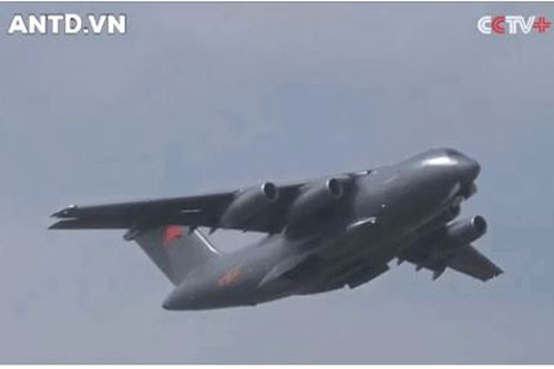 Vận tải cơ khổng lồ mới nhất Trung Quốc lập cầu hàng không cho Vũ Hán