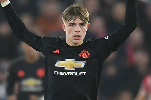 Nhờ Evra thuyết phục HLV Solskjaer, sao trẻ MU có cơ hội được thi đấu