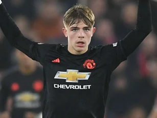 Nhờ Evra thuyết phục HLV Solskjaer, sao trẻ MU có cơ hội được thi đấu