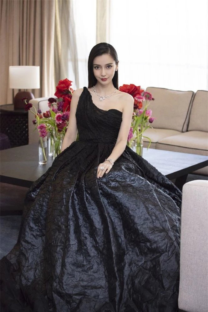 Angelababy xinh đẹp tựa công chúa với nhan sắc đỉnh cao. - ảnh 2